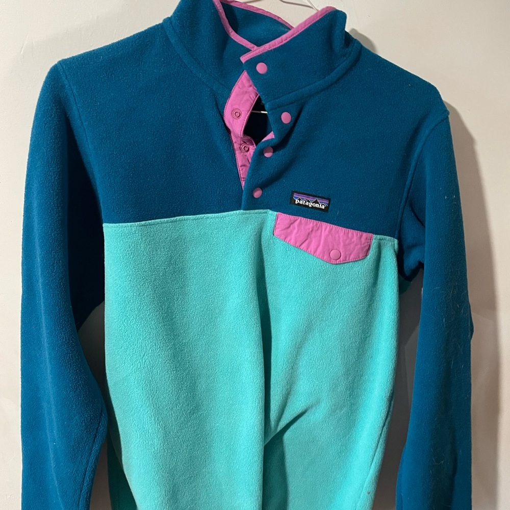 Patagonia pull over jacket size medium aqua blue purple